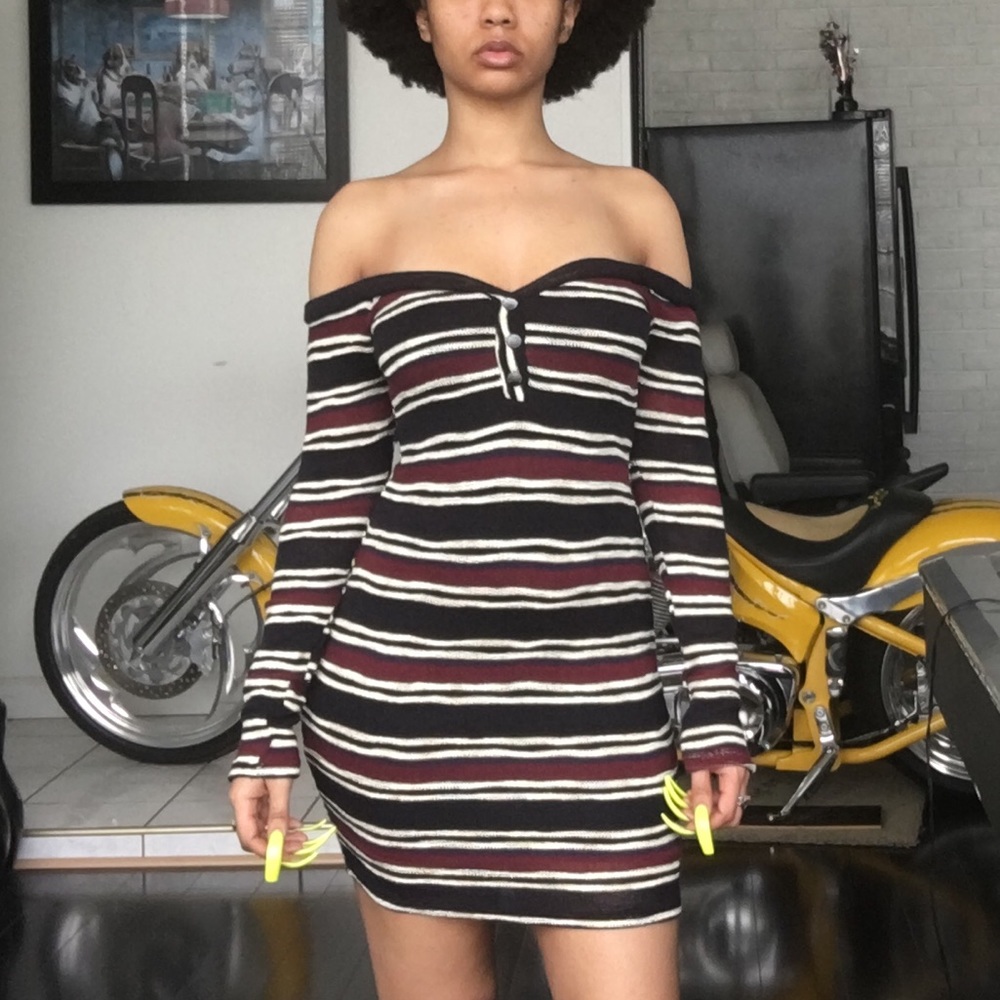 🙅🏻‍♀️🚫 SOLD OUT Sassy Off Shoulder Dress